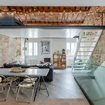 Charming Terrace House In The Heart Of Apartmán