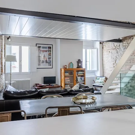 Charming Terrace House In The Heart Of Apartmán