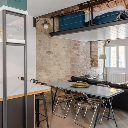 Charming Terrace House In The Heart Of Apartmán
