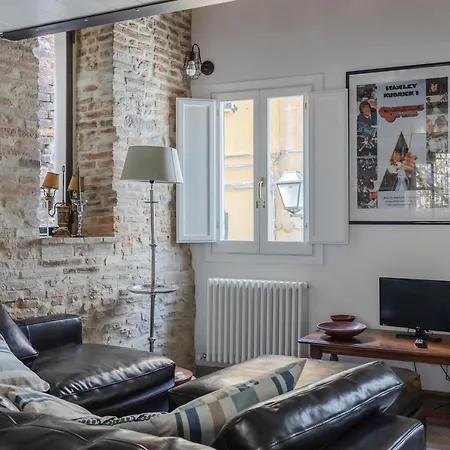 Apartmán Charming Terrace House In The Heart Of *