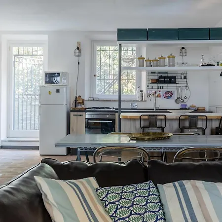 Charming Terrace House In The Heart Of Apartmán