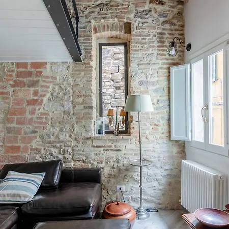 Charming Terrace House In The Heart Of