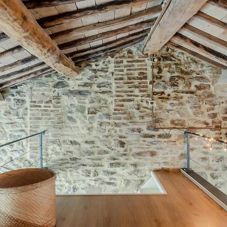 Apartman Charming Terrace House In The Heart Of *