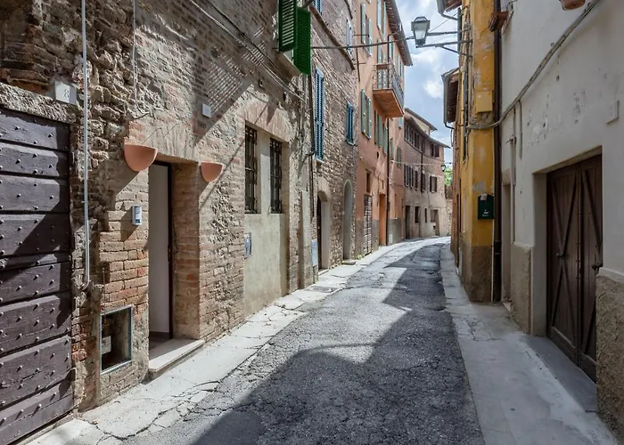 Charming Terrace House In The Heart Of *